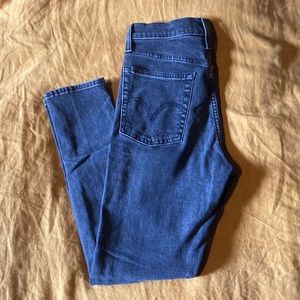 Levi’s wedgie skinny